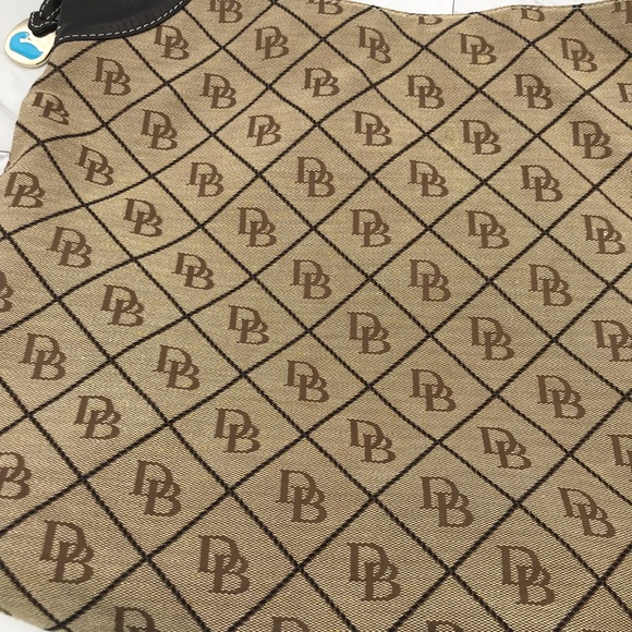 Dooney & Bourke Large Shoulder Bag - Picture 3 of 8